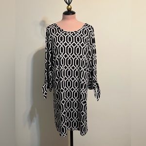 Mud Pie “Anderson” Dress Size Med Black & Pearl Color